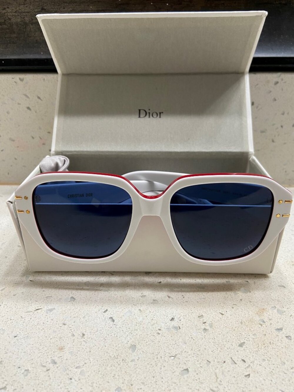 DIOR SUNGLASSES - Picture 2 of 4